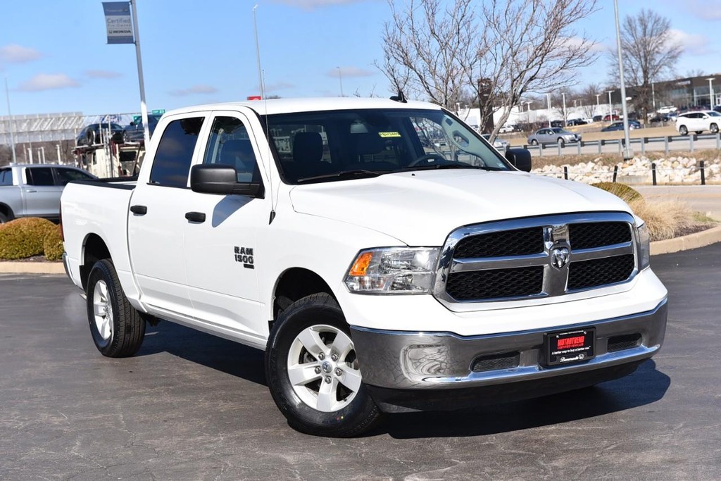 Ram 1500 Classic Vehicle Full-screen Gallery Image 2