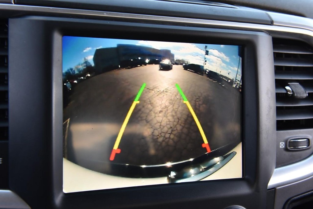 Ram 1500 Classic Vehicle Full-screen Gallery Image 13