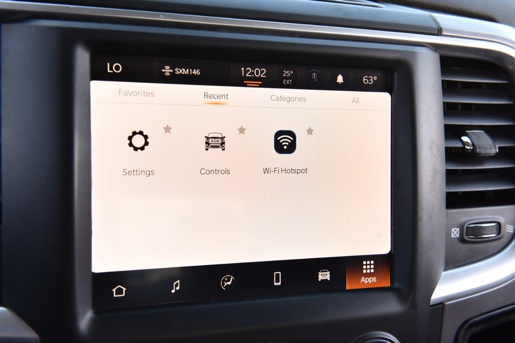 Ram 1500 Classic Vehicle Full-screen Gallery Image 14