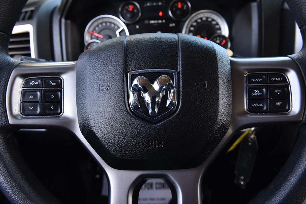 Ram 1500 Classic Vehicle Full-screen Gallery Image 18