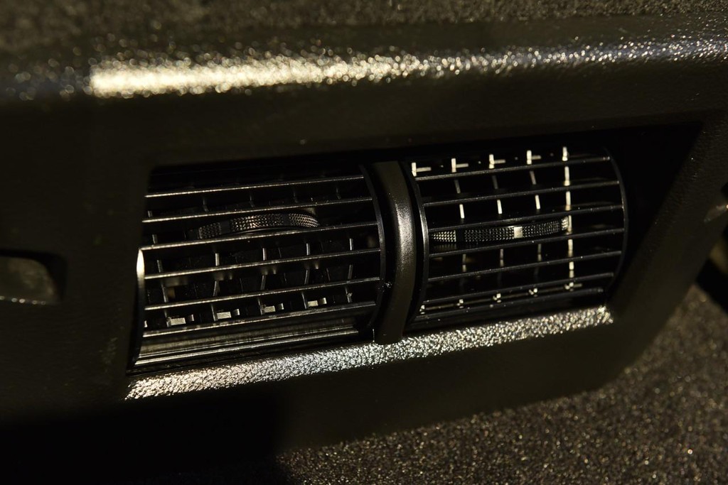 Ram 1500 Classic Vehicle Full-screen Gallery Image 22