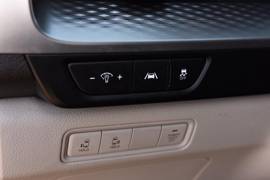 Kia Carnival Vehicle Full-screen Gallery Image 10