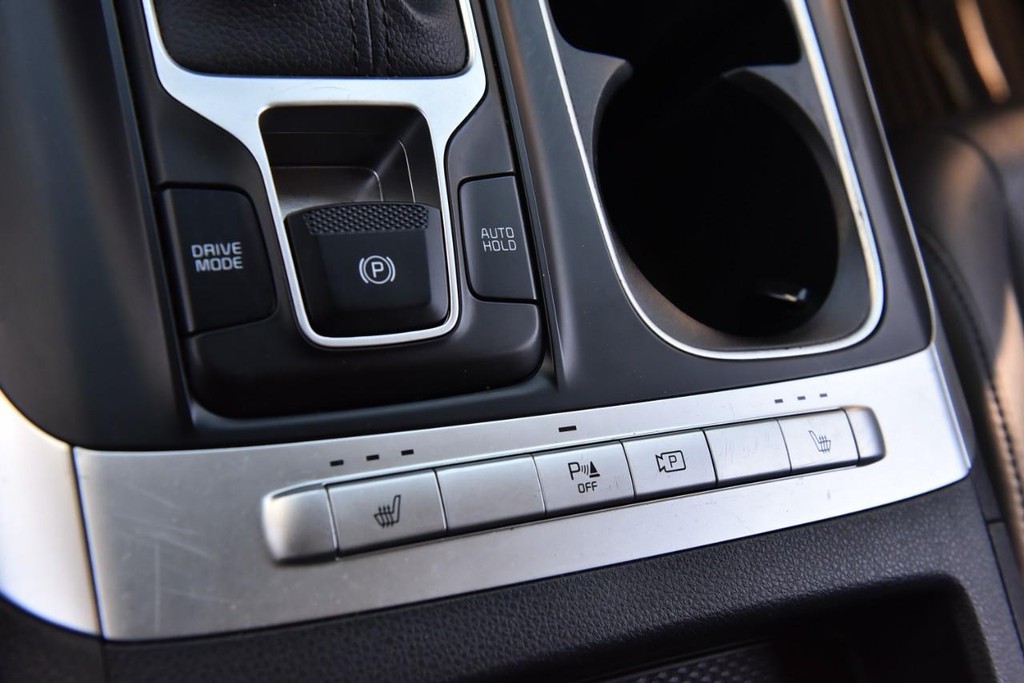 Kia Carnival Vehicle Full-screen Gallery Image 17