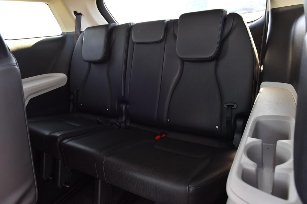 Kia Carnival Vehicle Full-screen Gallery Image 24