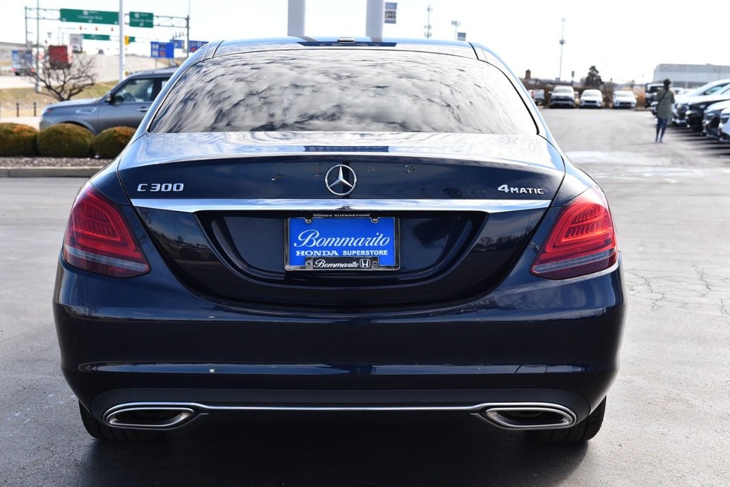 Mercedes-Benz C-Class Vehicle Image 06