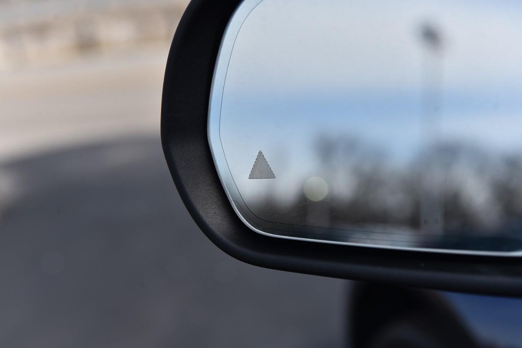 Mercedes-Benz C-Class Vehicle Image 11