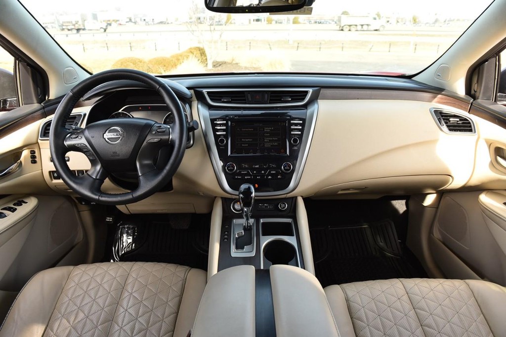 Nissan Murano Vehicle Image 07