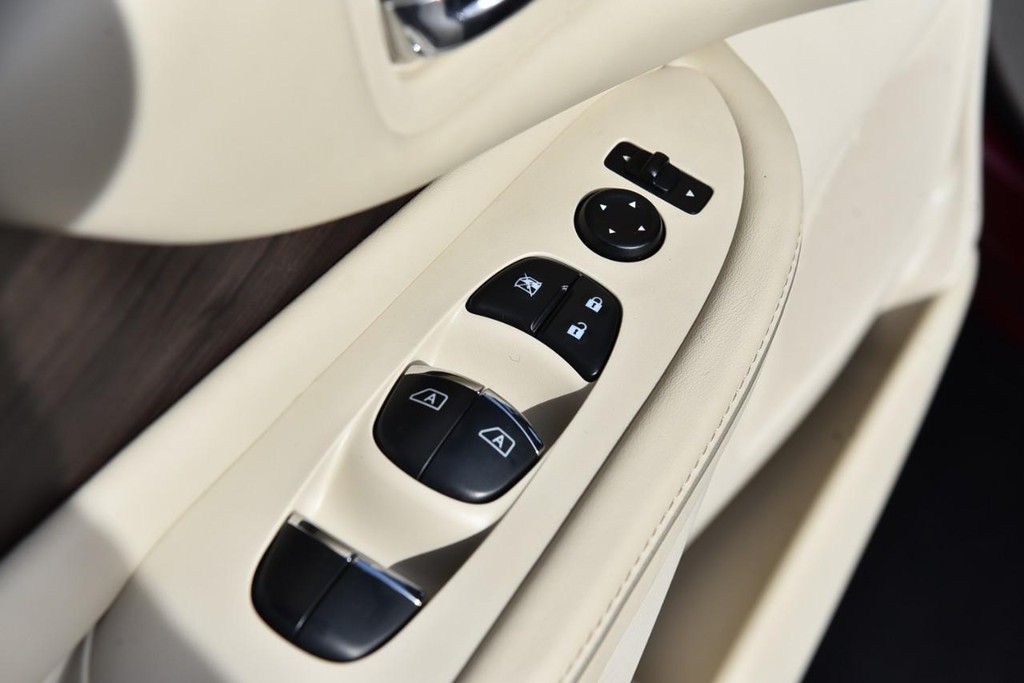 Nissan Murano Vehicle Image 08