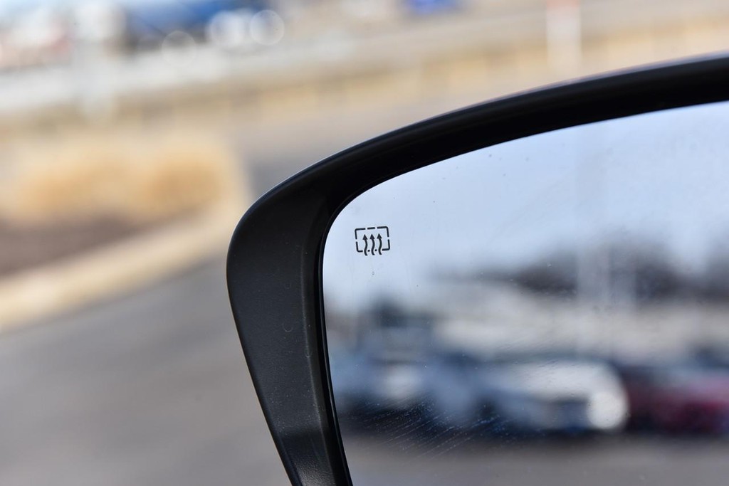 Nissan Murano Vehicle Image 11