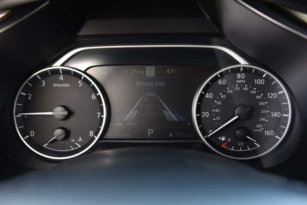 Nissan Murano Vehicle Image 13