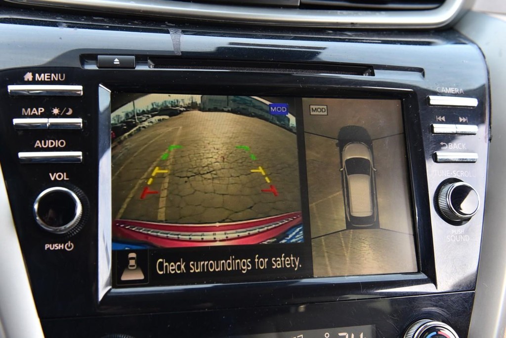 Nissan Murano Vehicle Image 14