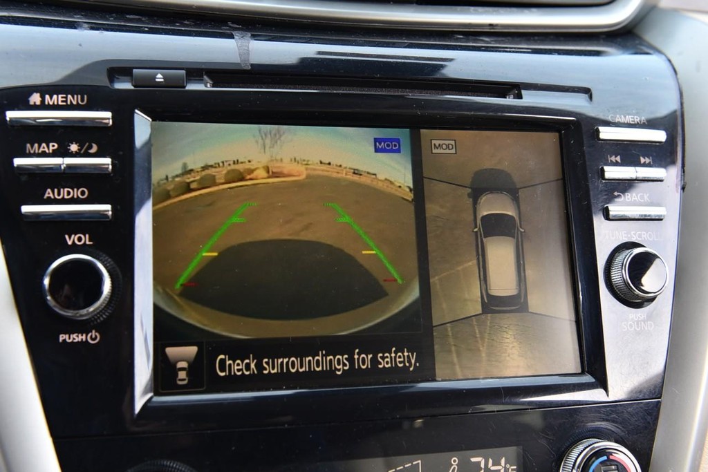 Nissan Murano Vehicle Image 17