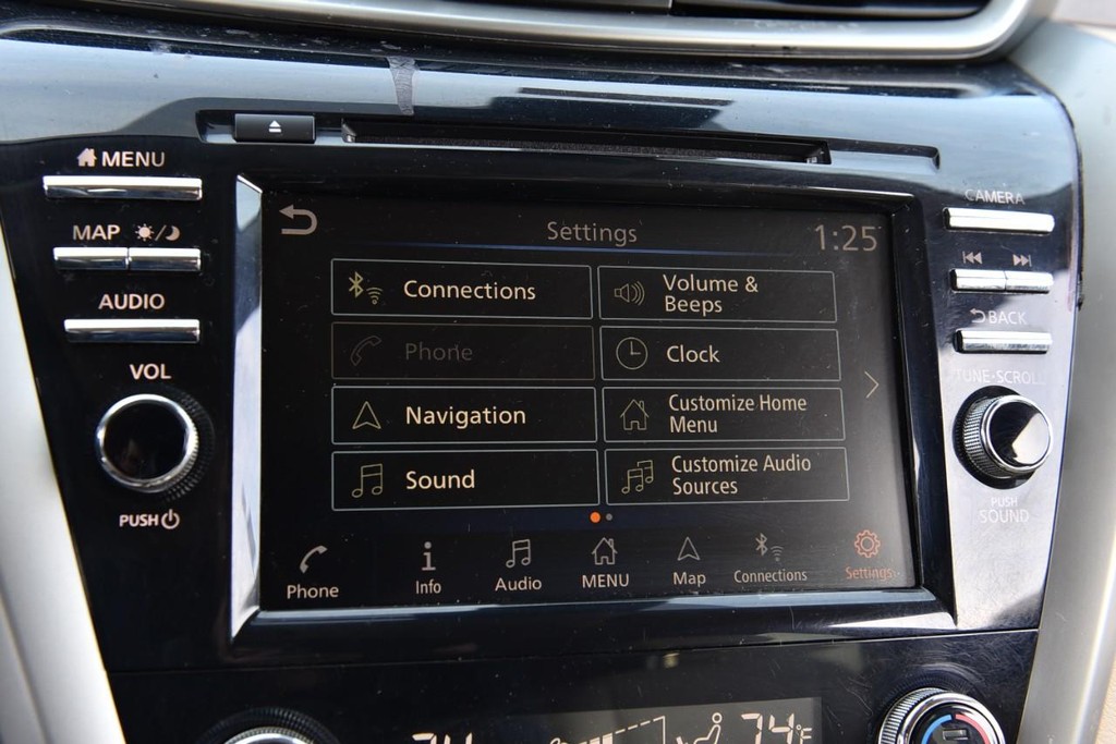 Nissan Murano Vehicle Image 18