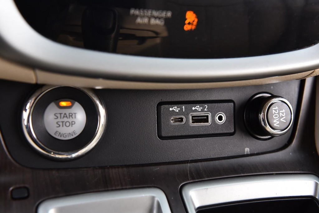 Nissan Murano Vehicle Image 20