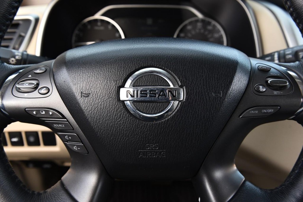 Nissan Murano Vehicle Image 22