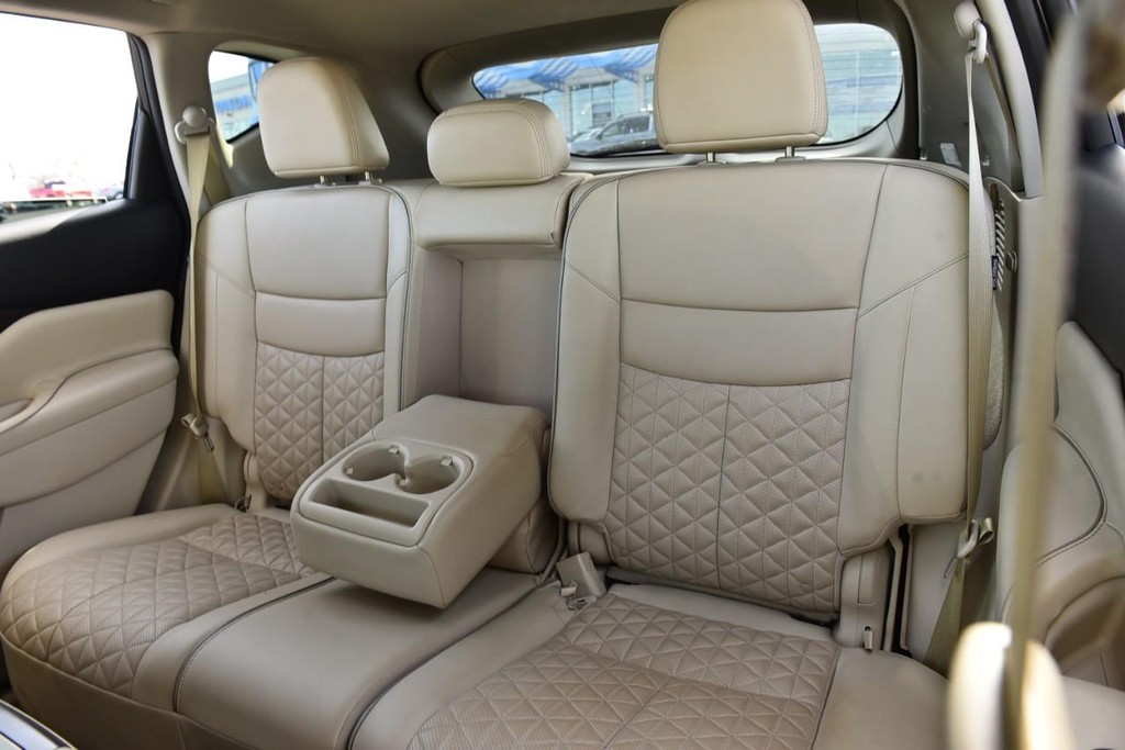 Nissan Murano Vehicle Image 26