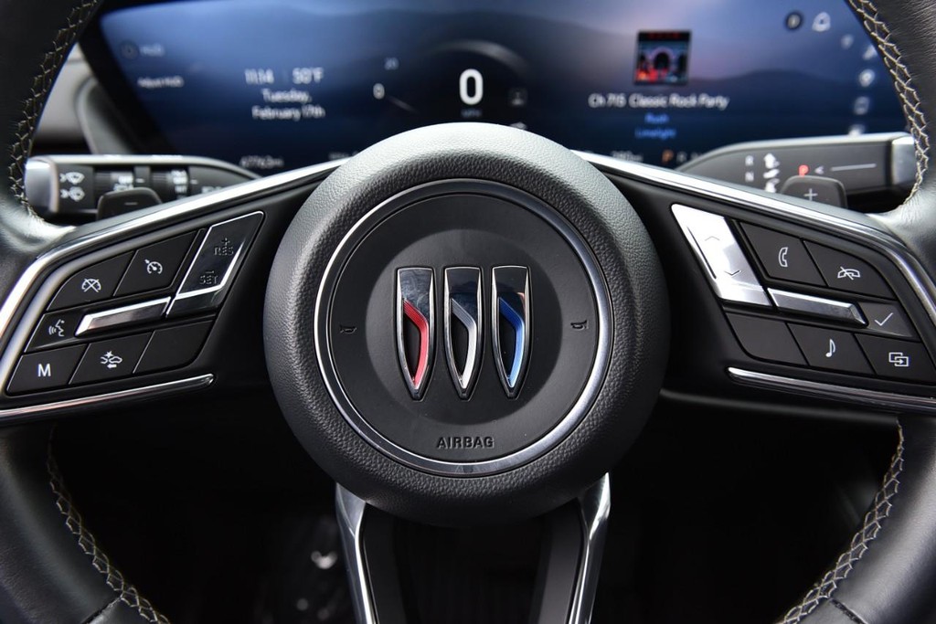 Buick Envision Vehicle Image 21