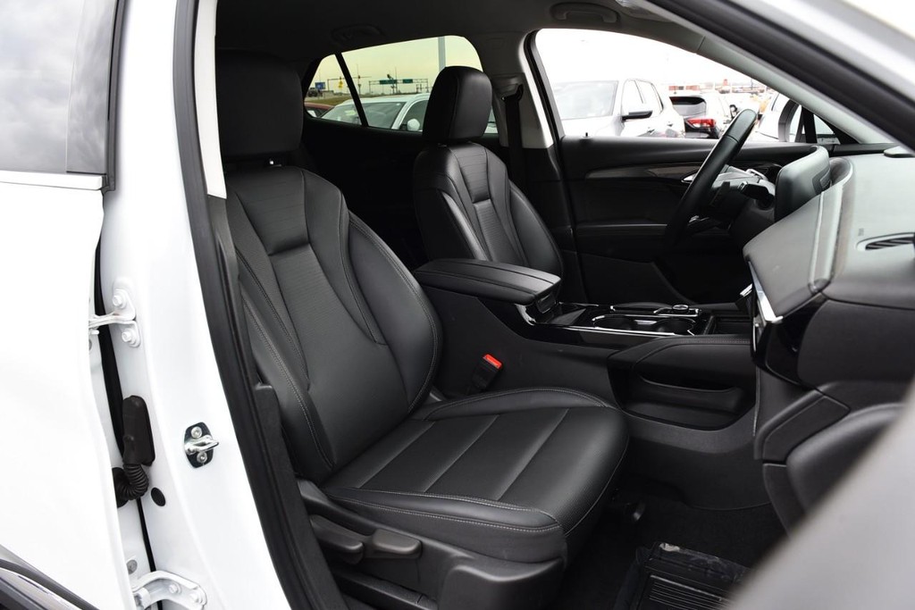 Buick Envision Vehicle Image 23