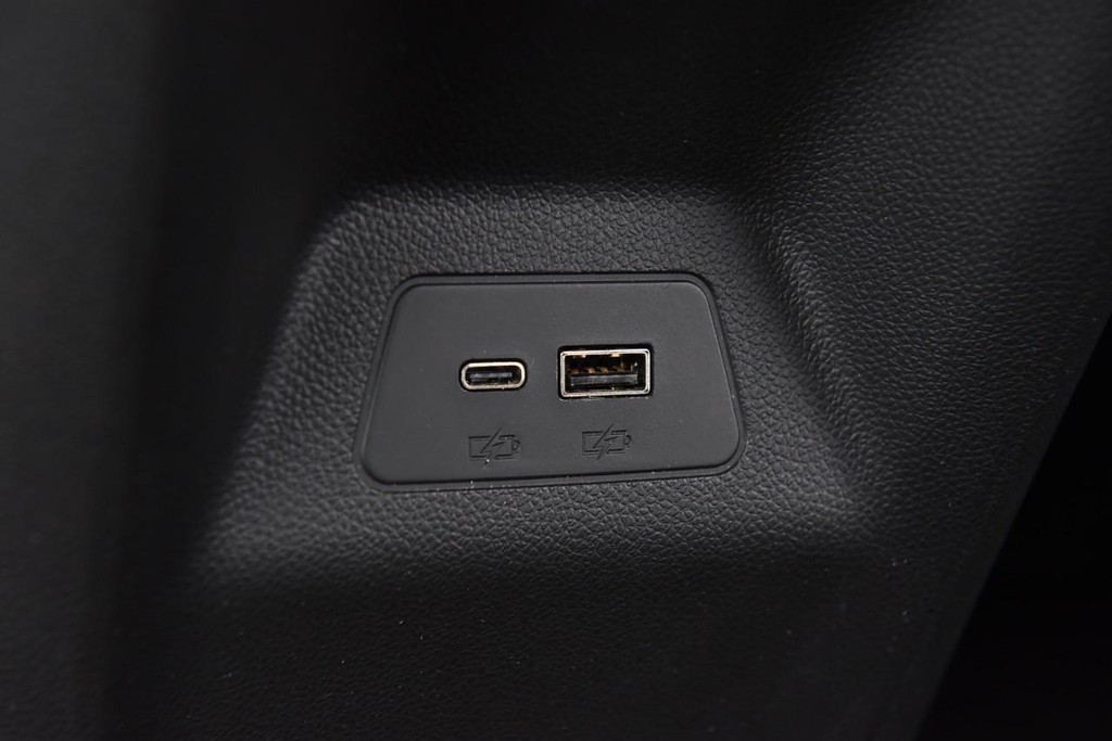 Buick Envision Vehicle Image 26