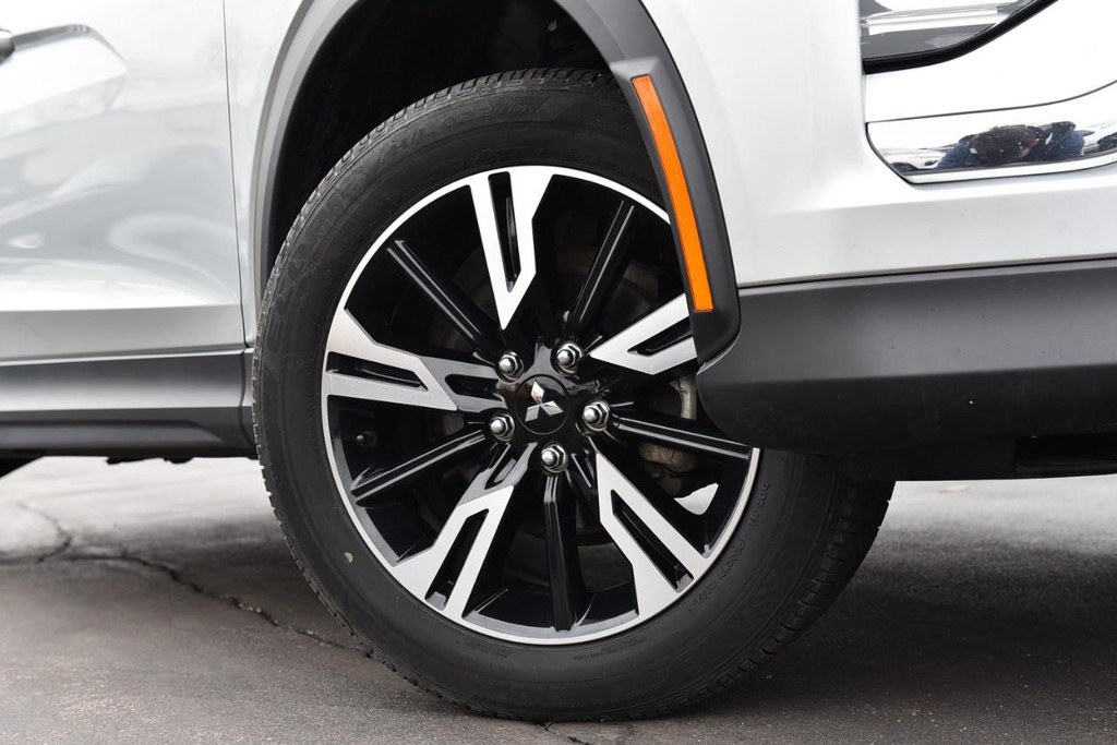 Mitsubishi Eclipse Cross Vehicle Image 03