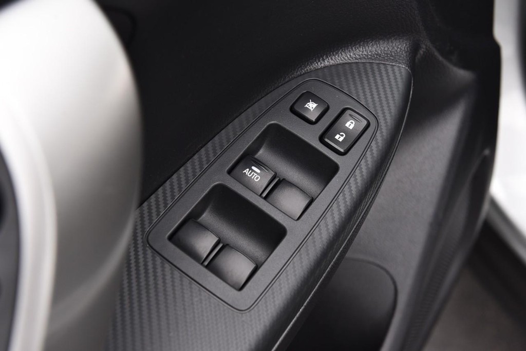 Mitsubishi Eclipse Cross Vehicle Image 08