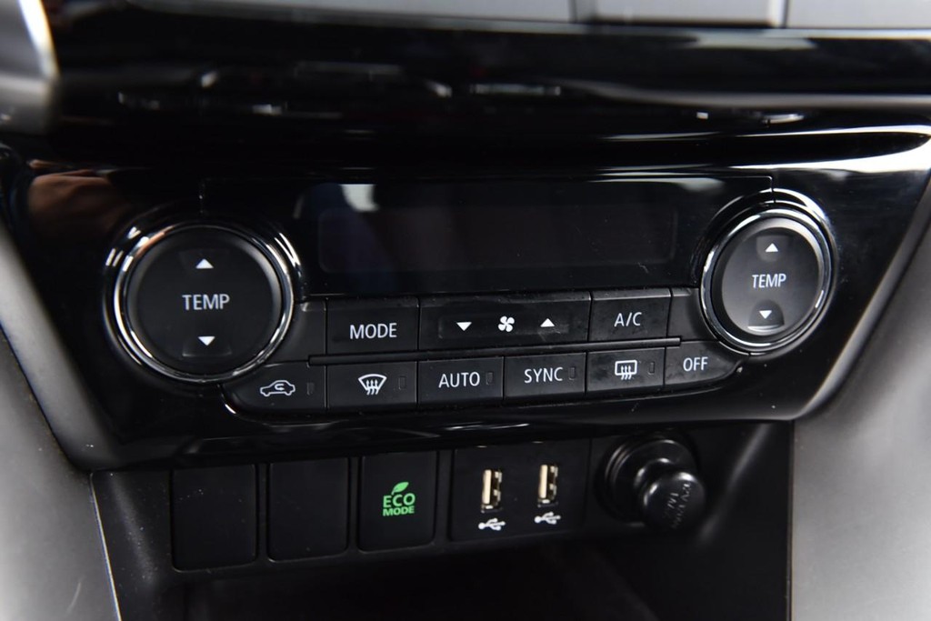 Mitsubishi Eclipse Cross Vehicle Image 14