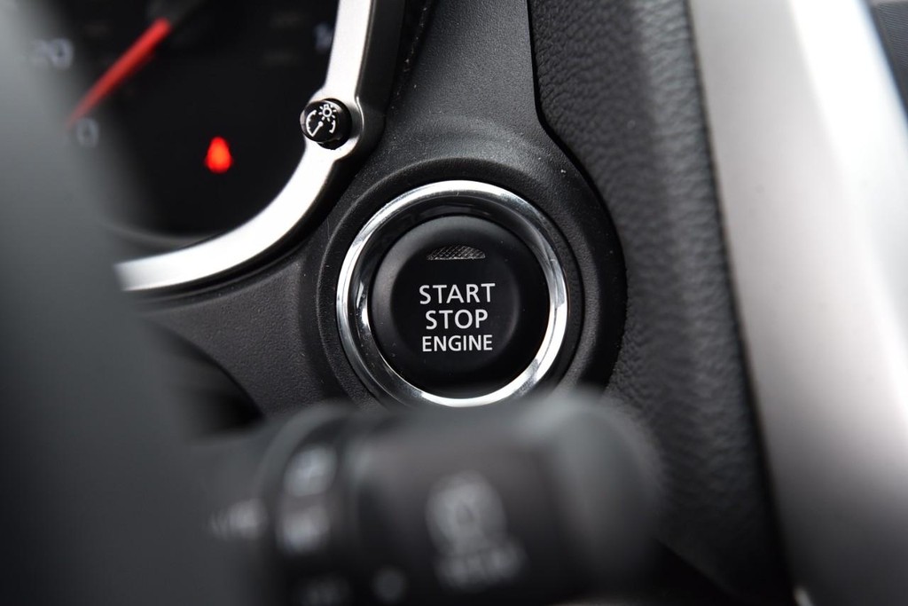 Mitsubishi Eclipse Cross Vehicle Image 16