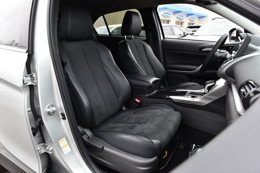 Mitsubishi Eclipse Cross Vehicle Image 19