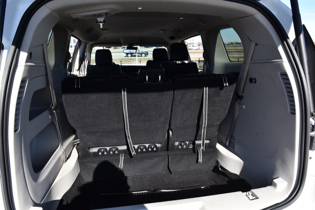 Chrysler Pacifica Vehicle Image 26