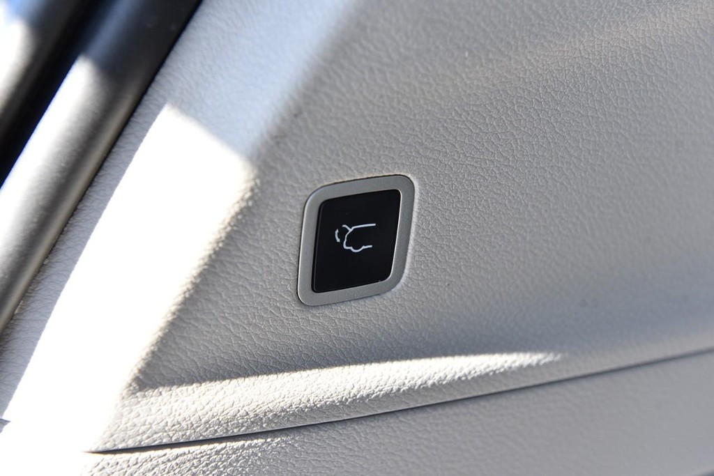 Chrysler Pacifica Vehicle Image 27