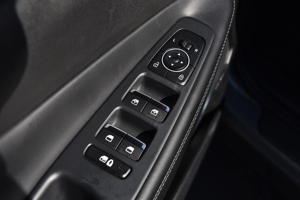 Hyundai Santa Fe Vehicle Image 08