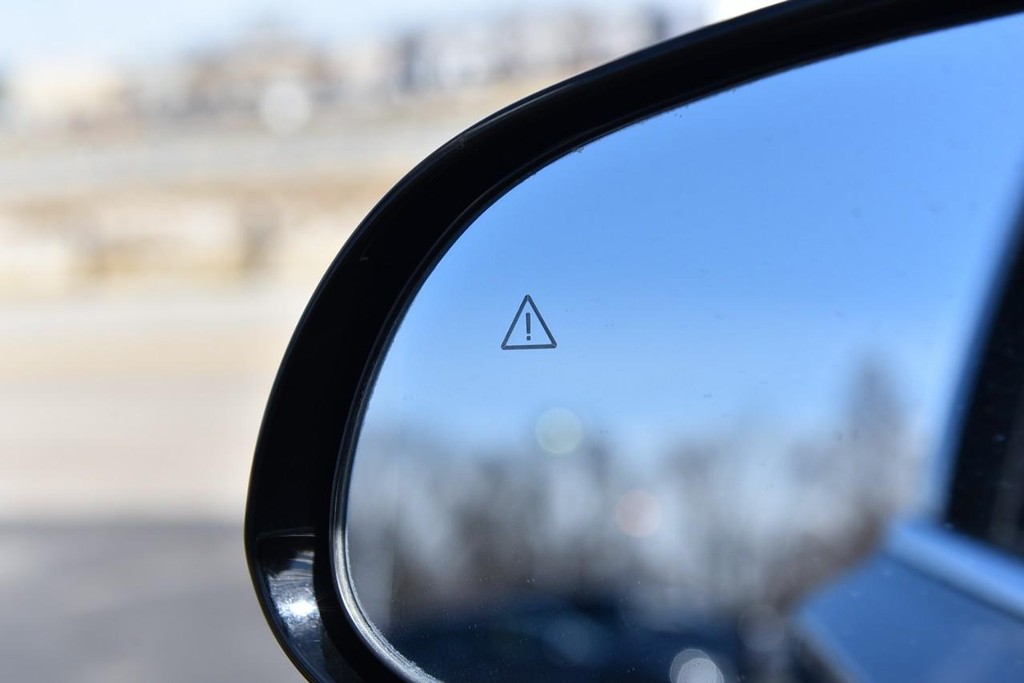 Hyundai Santa Fe Vehicle Image 10