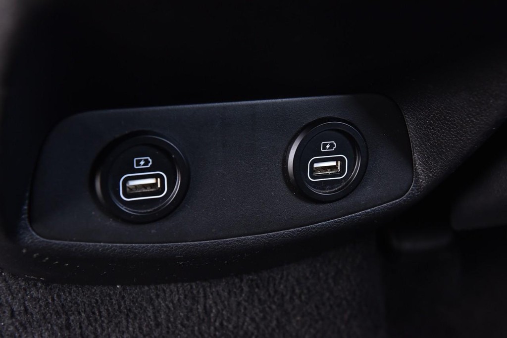 Hyundai Santa Fe Vehicle Image 25