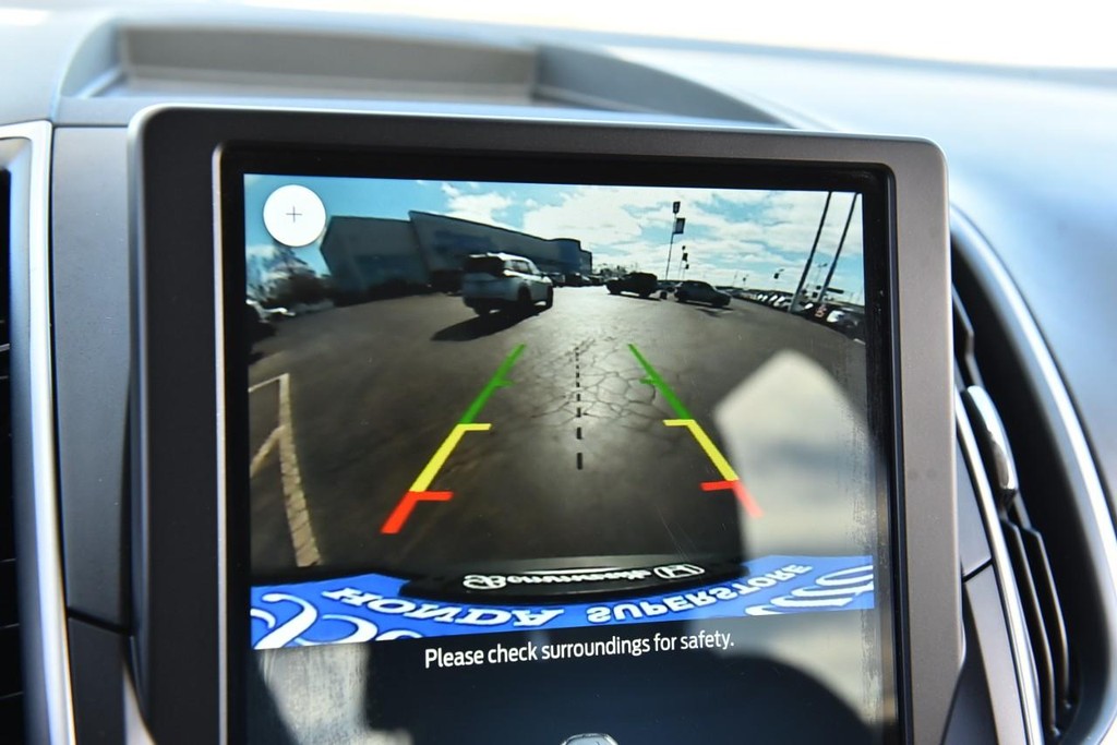 Ford Edge Vehicle Full-screen Gallery Image 12