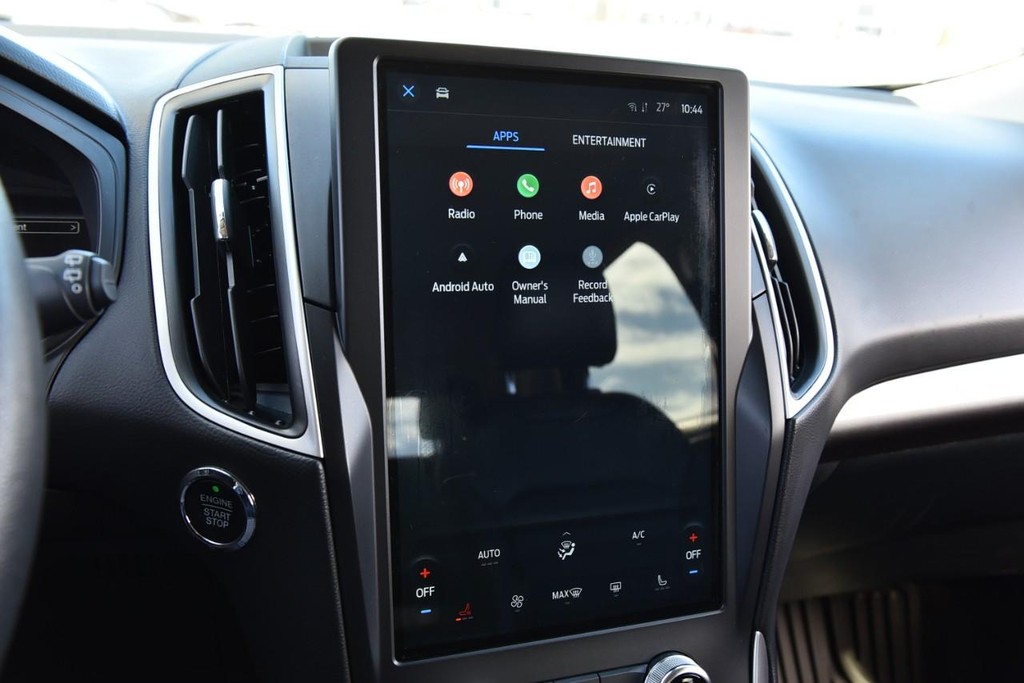 Ford Edge Vehicle Full-screen Gallery Image 13