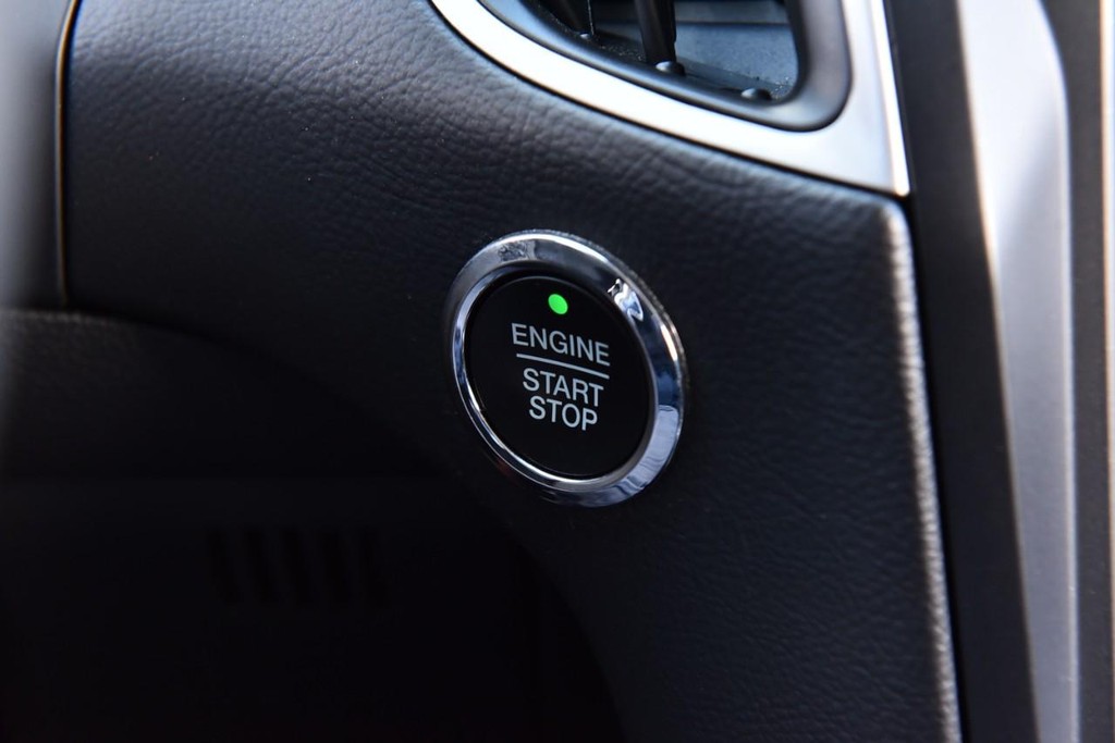 Ford Edge Vehicle Full-screen Gallery Image 16