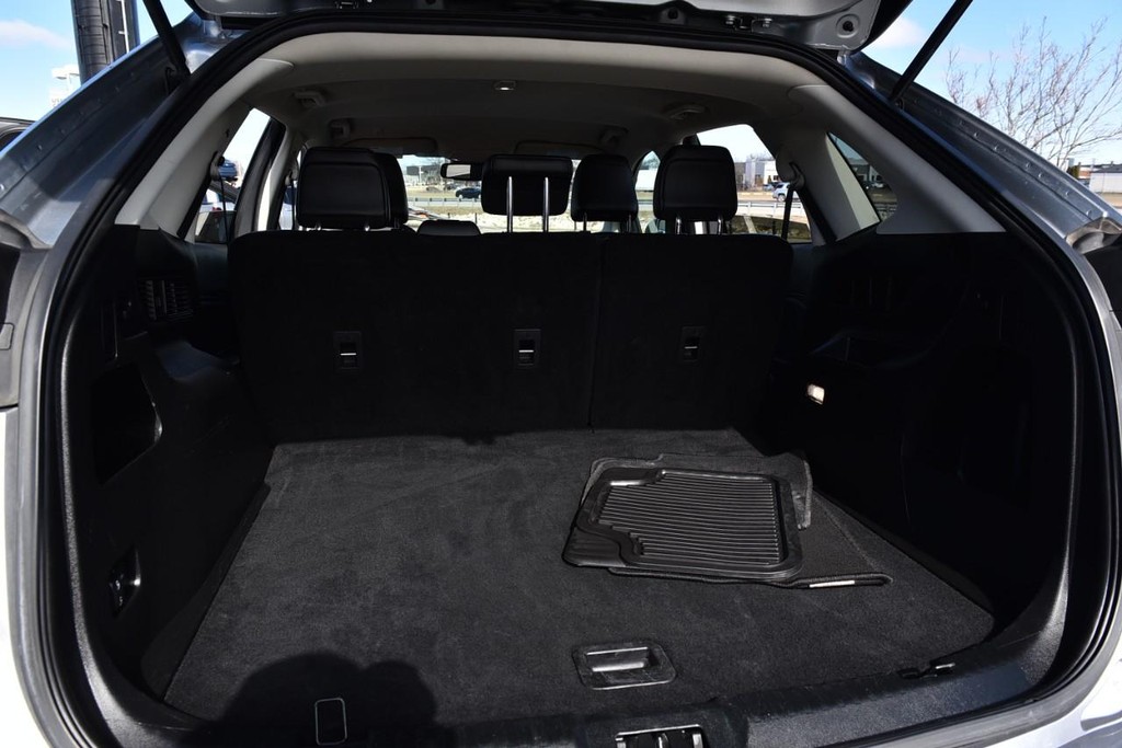 Ford Edge Vehicle Full-screen Gallery Image 23