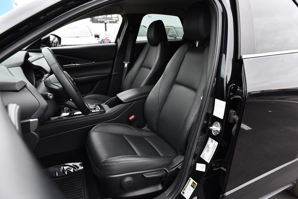 Mazda CX-30 Vehicle Image 18