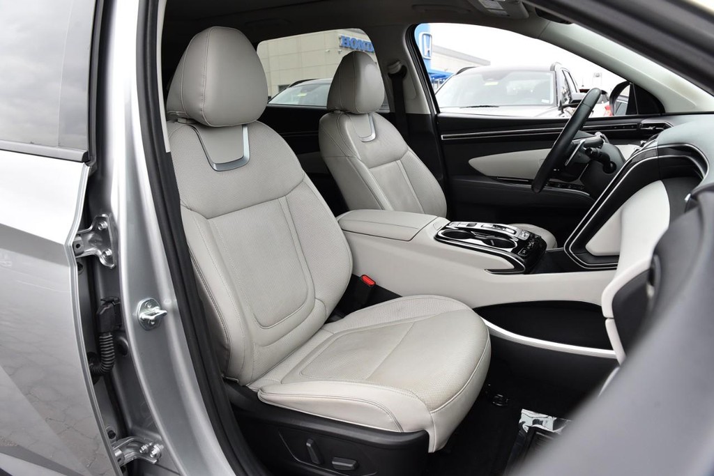 Hyundai Tucson Vehicle Image 24