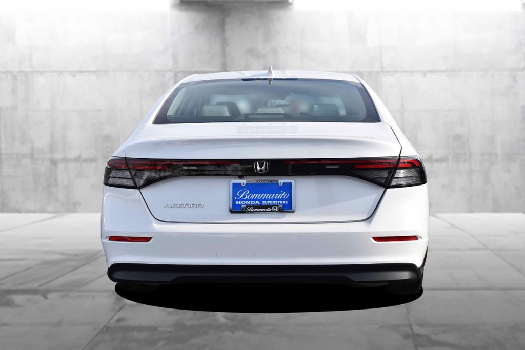 Honda Accord Sedan Vehicle Image 06