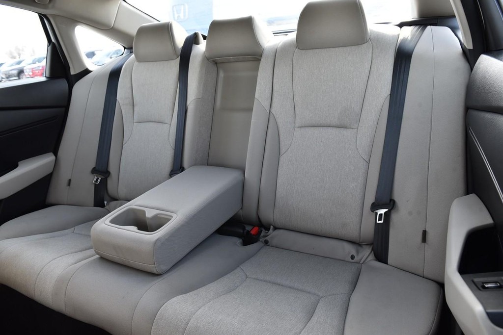 Honda Accord Sedan Vehicle Image 22