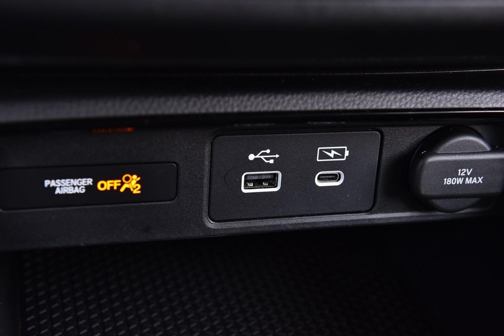 Honda CR-V Vehicle Image 16