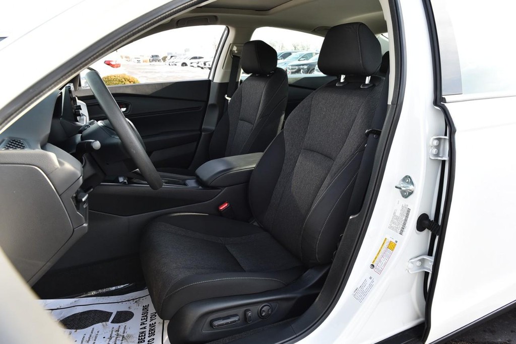 Honda Accord Sedan Vehicle Image 19