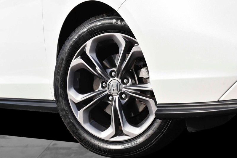 Honda Accord Sedan Vehicle Image 03