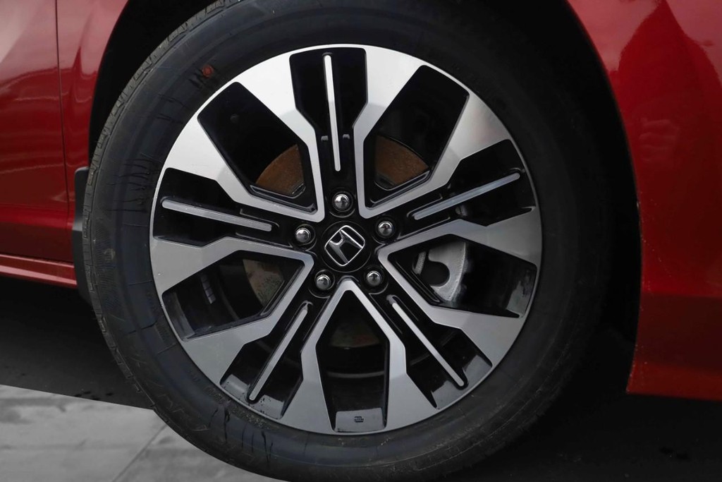 Honda Odyssey Vehicle Full-screen Gallery Image 3