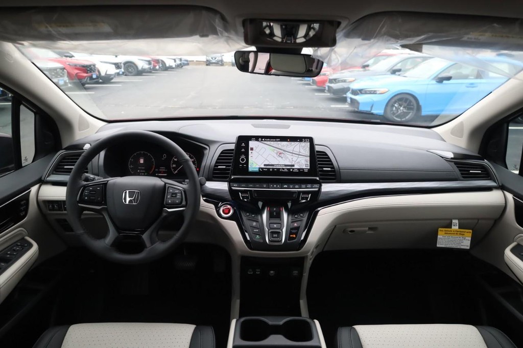 Honda Odyssey Vehicle Full-screen Gallery Image 7