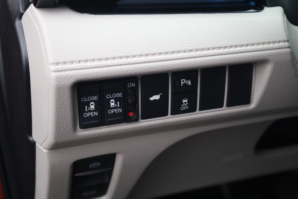 Honda Odyssey Vehicle Full-screen Gallery Image 13