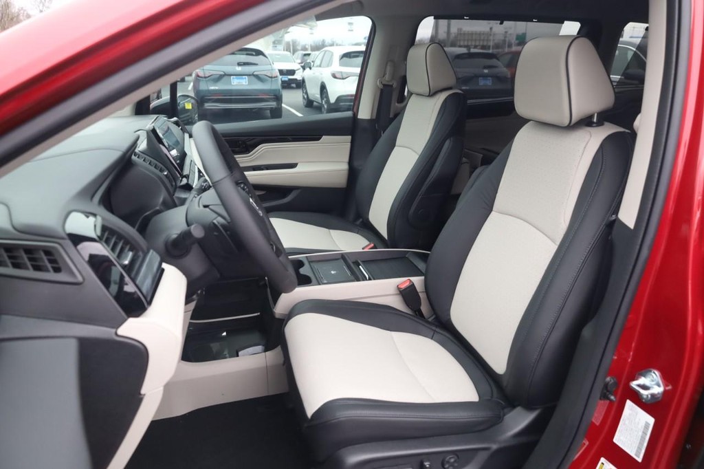 Honda Odyssey Vehicle Full-screen Gallery Image 20