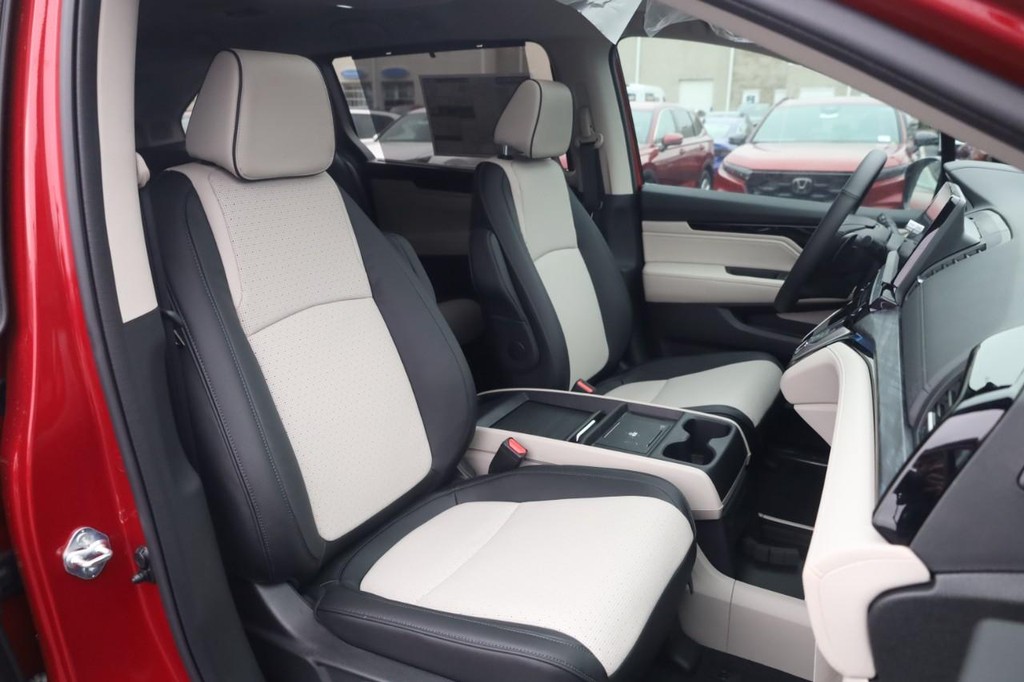 Honda Odyssey Vehicle Full-screen Gallery Image 21