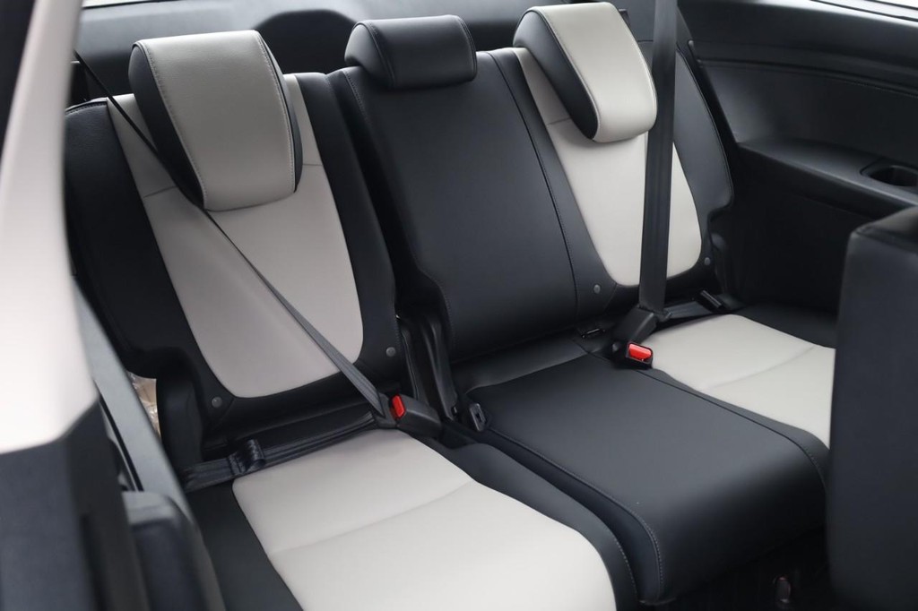 Honda Odyssey Vehicle Full-screen Gallery Image 24